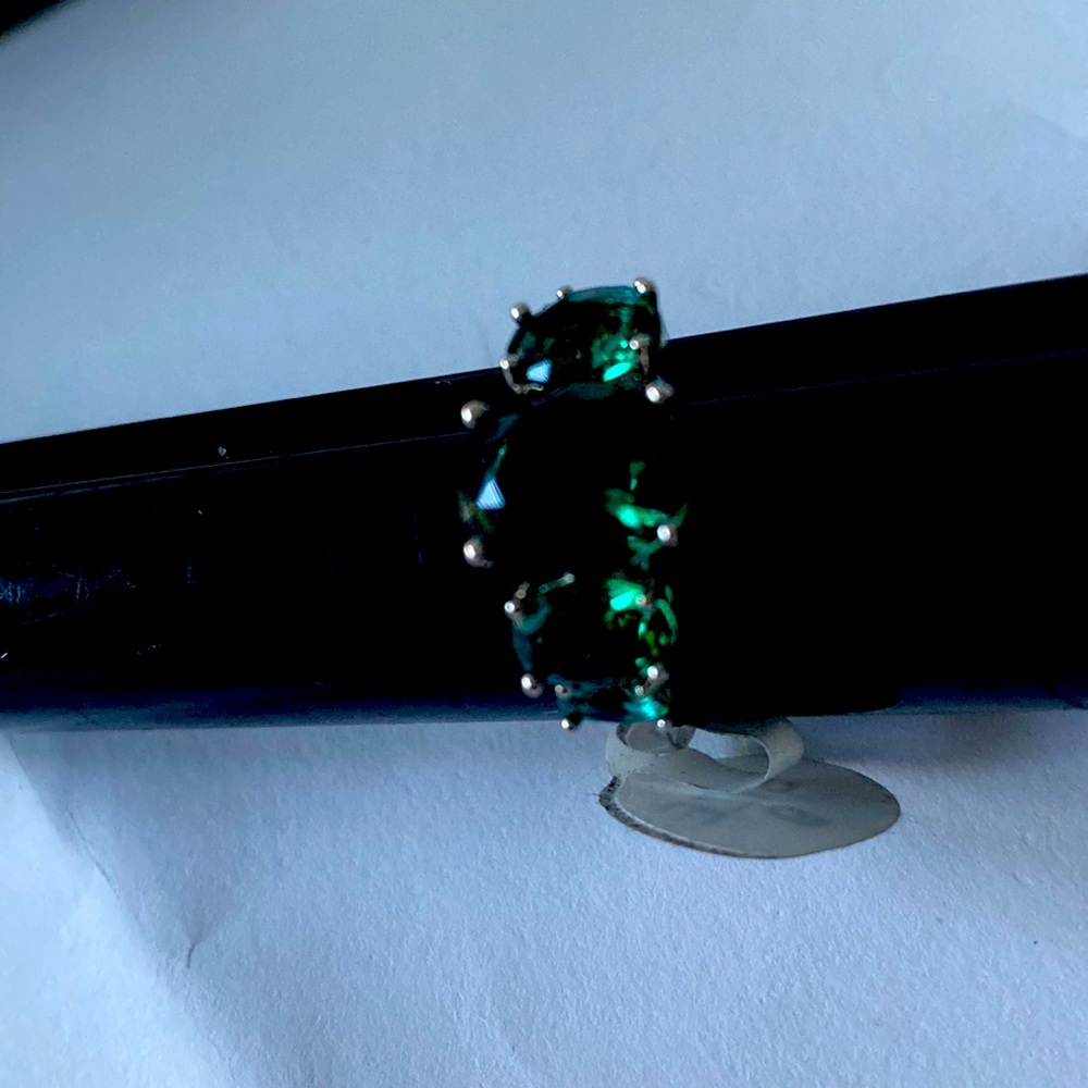 Emerald green sapphire ring 925 sterling